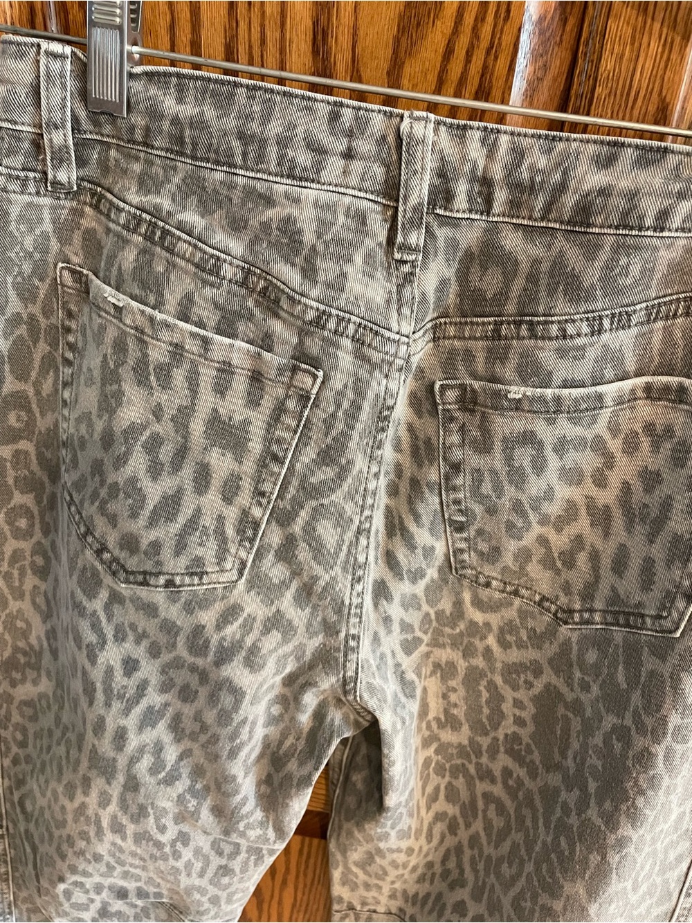 VERVET by Flying Monkey Gray Leopard Print Barrel Jeans with White Drawstring - Picture 4 of 7